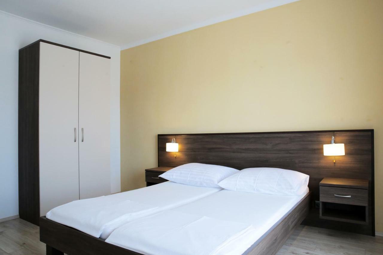 Apartments And Rooms Bozena Vodice Exterior foto