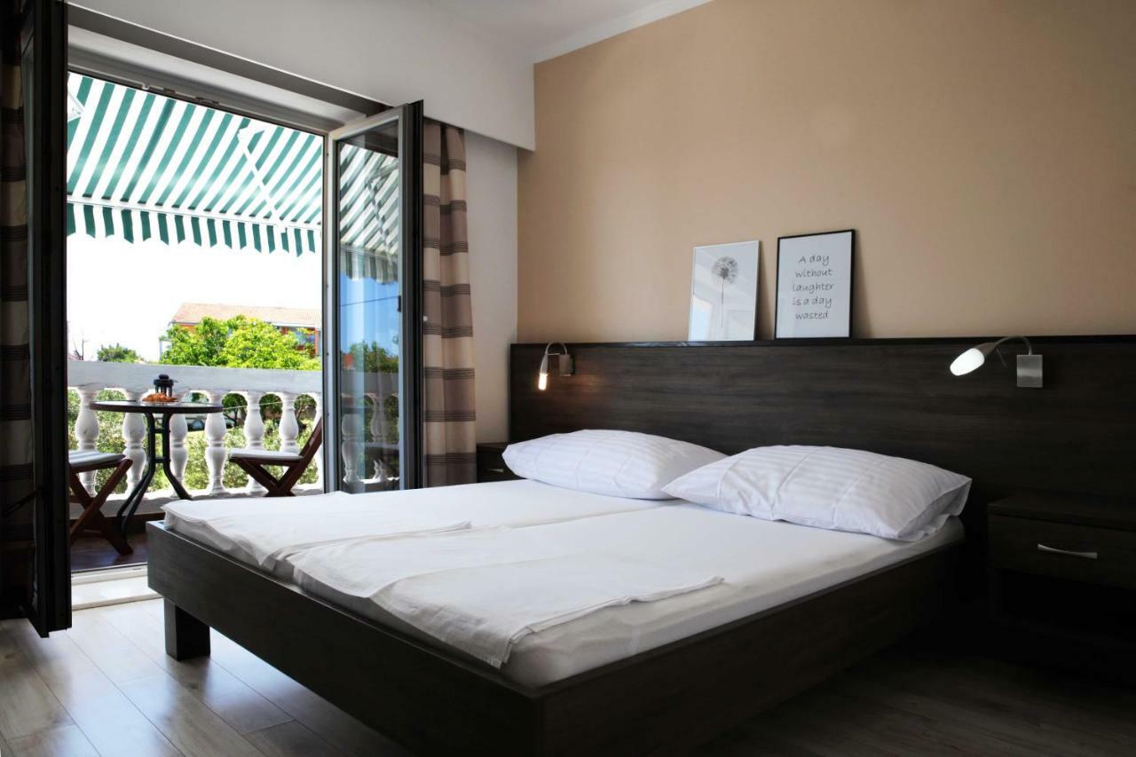 Apartments And Rooms Bozena Vodice Exterior foto